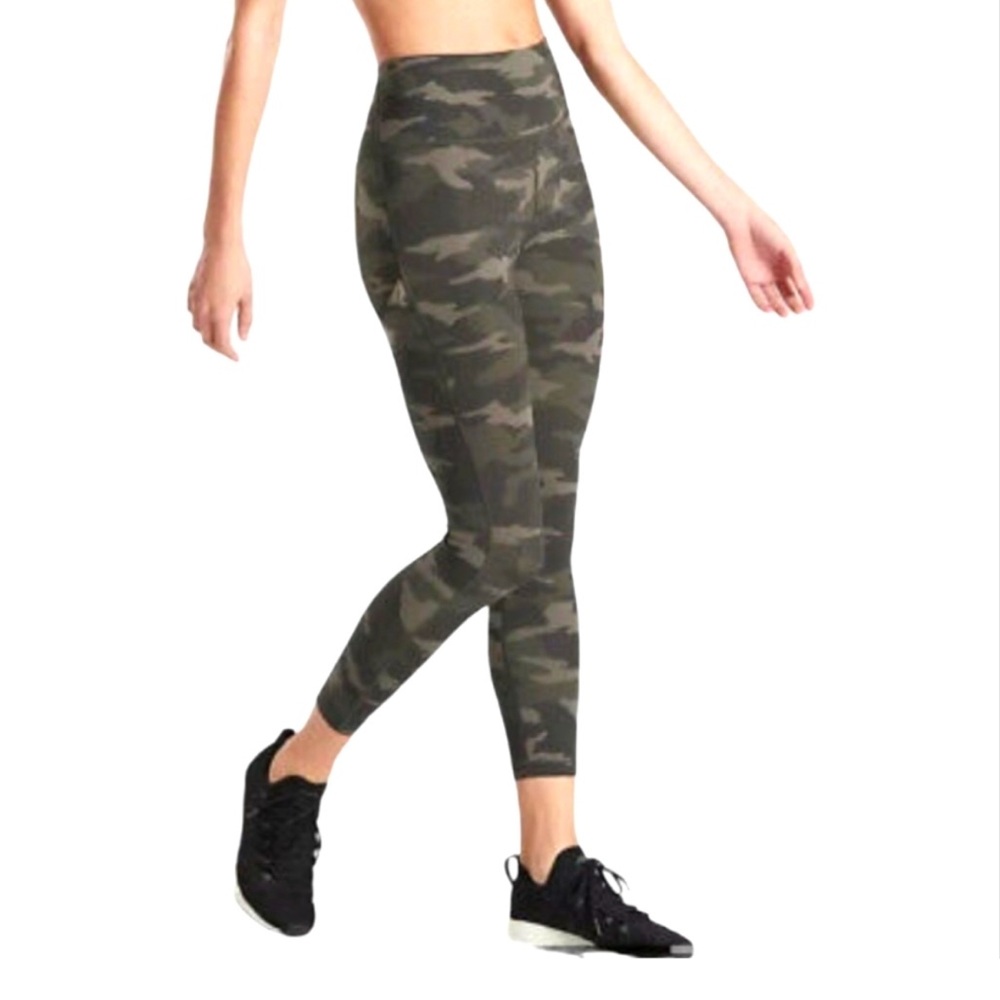 Athleta Ultimate Camo 7/8 tights Olive